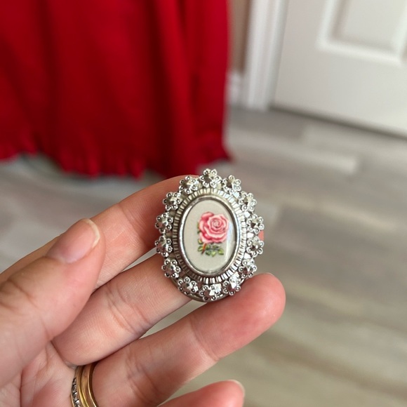 4/$100 Germany vintage Elegant Silver and White Floral Brooch 🌸 - Picture 1 of 6